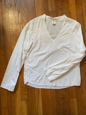 Old Navy White Long-Sleeve V-Neck Blouse with Lace Detail 100% Cotton